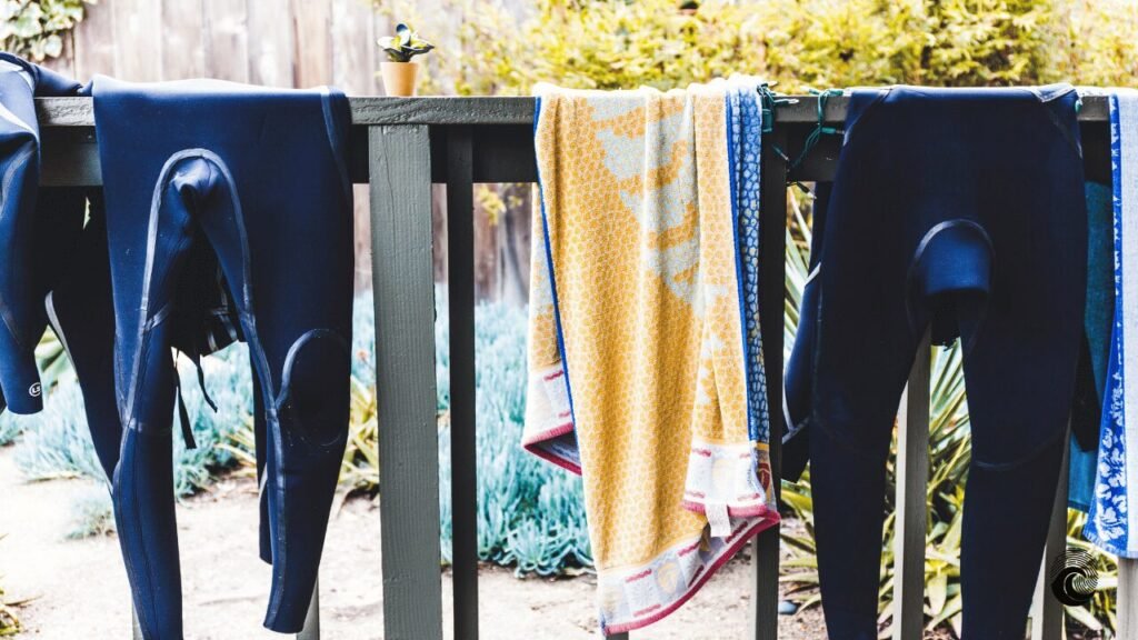 Como Consertar Roupa de Borracha de Surf em Casa [Guia Completo]