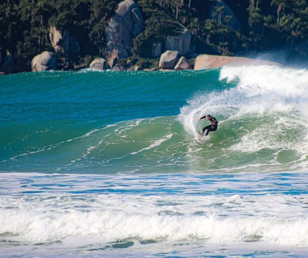 Como surfar melhor as direitas do Campeche: linha, posicionamento e erros comuns